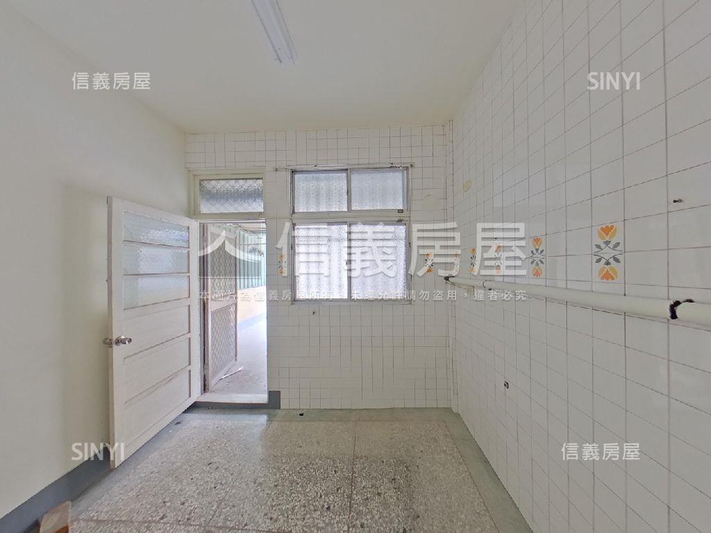 近曉陽商圈騎樓透天房屋室內格局與周邊環境