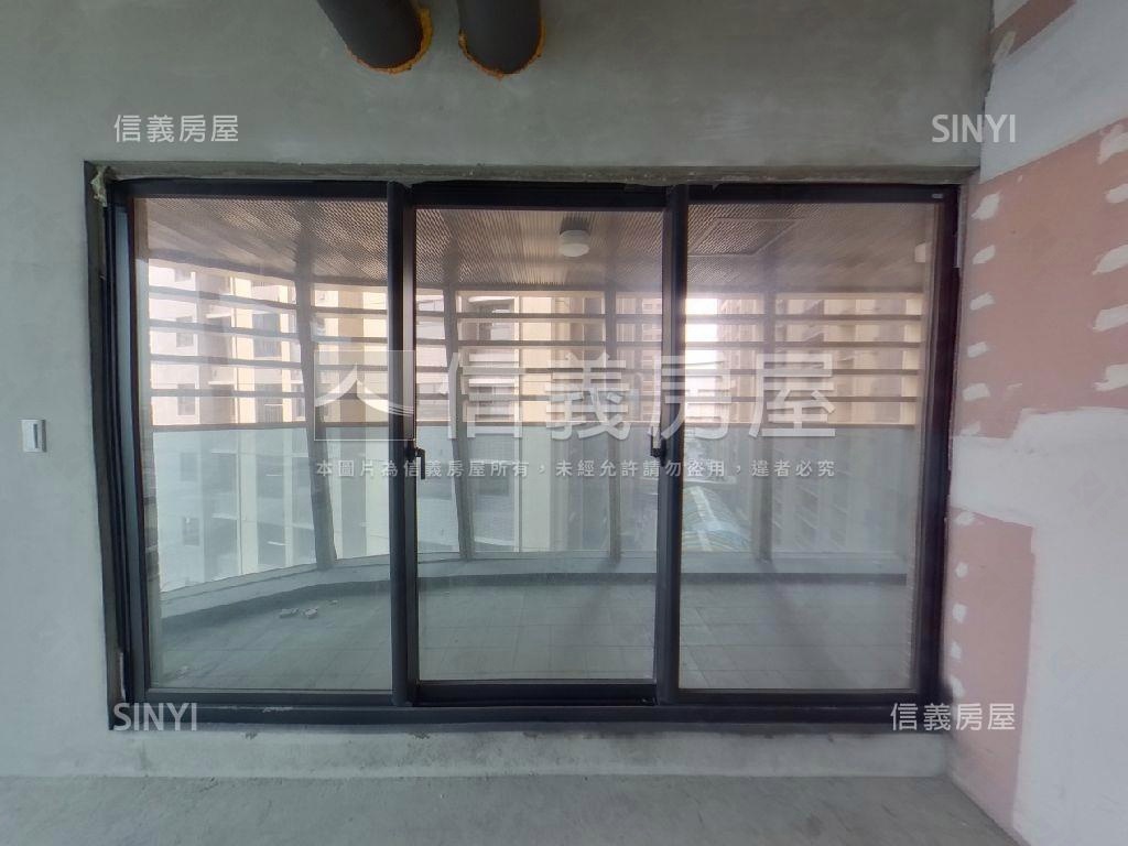 七期商業辦公室ＴＯＰ１讚房屋室內格局與周邊環境