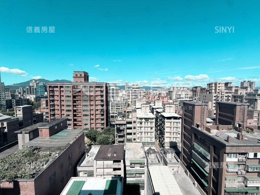 高樓層四房景觀豪邸雙車位房屋室內格局與周邊環境