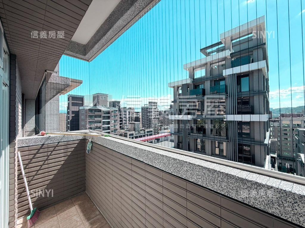 高樓層四房景觀豪邸雙車位房屋室內格局與周邊環境