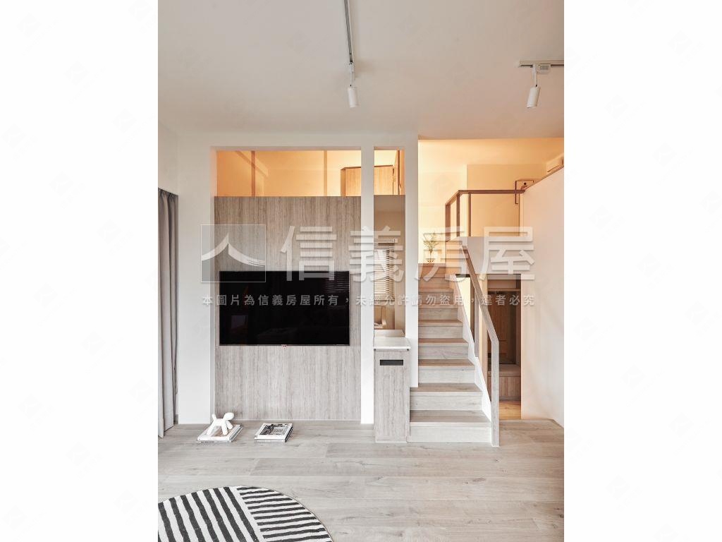 芳朵眺望綠意陽光露台戶房屋室內格局與周邊環境