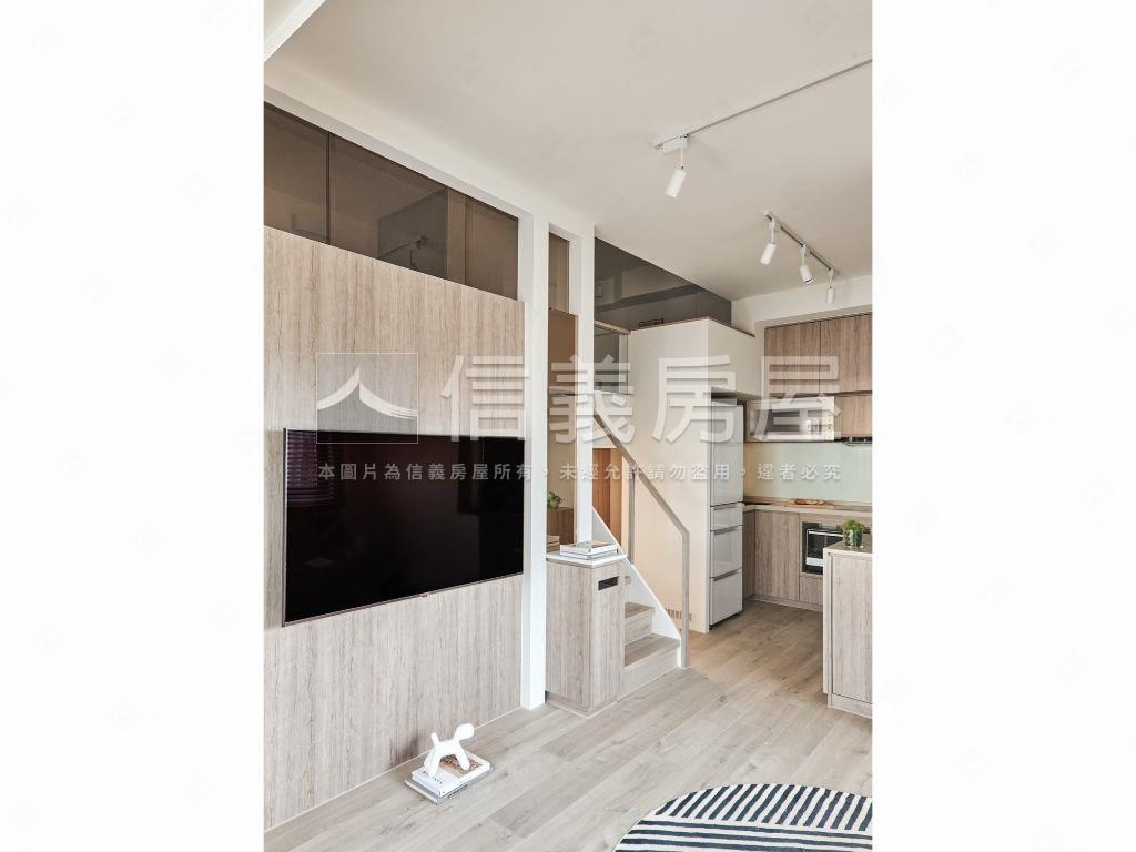 芳朵眺望綠意陽光露台戶房屋室內格局與周邊環境