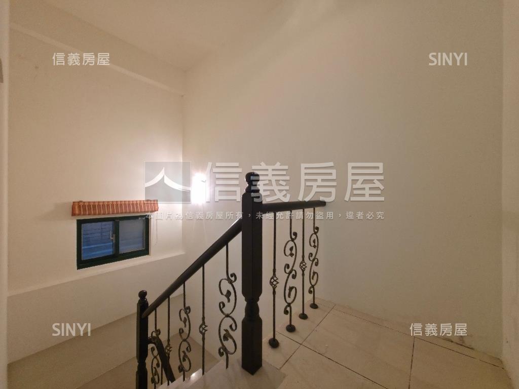 稀有牛埔帝寶車庫透天房屋室內格局與周邊環境