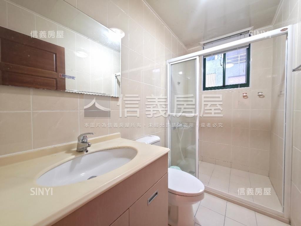 稀有牛埔帝寶車庫透天房屋室內格局與周邊環境