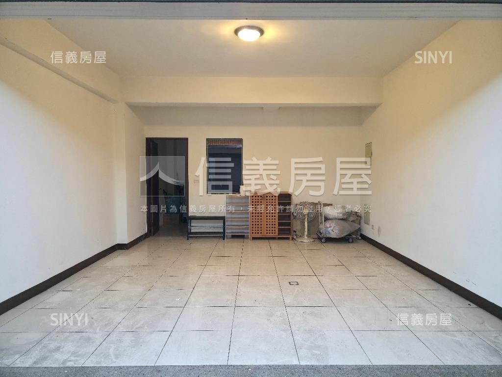 稀有牛埔帝寶車庫透天房屋室內格局與周邊環境