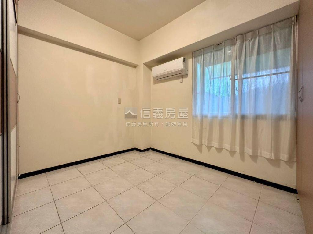 綠園道裝潢３房美屋＋車位房屋室內格局與周邊環境