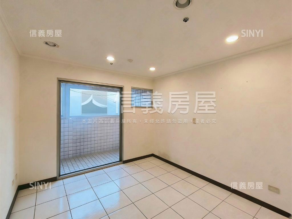 【ＶＲ】觀星台北三房車位房屋室內格局與周邊環境