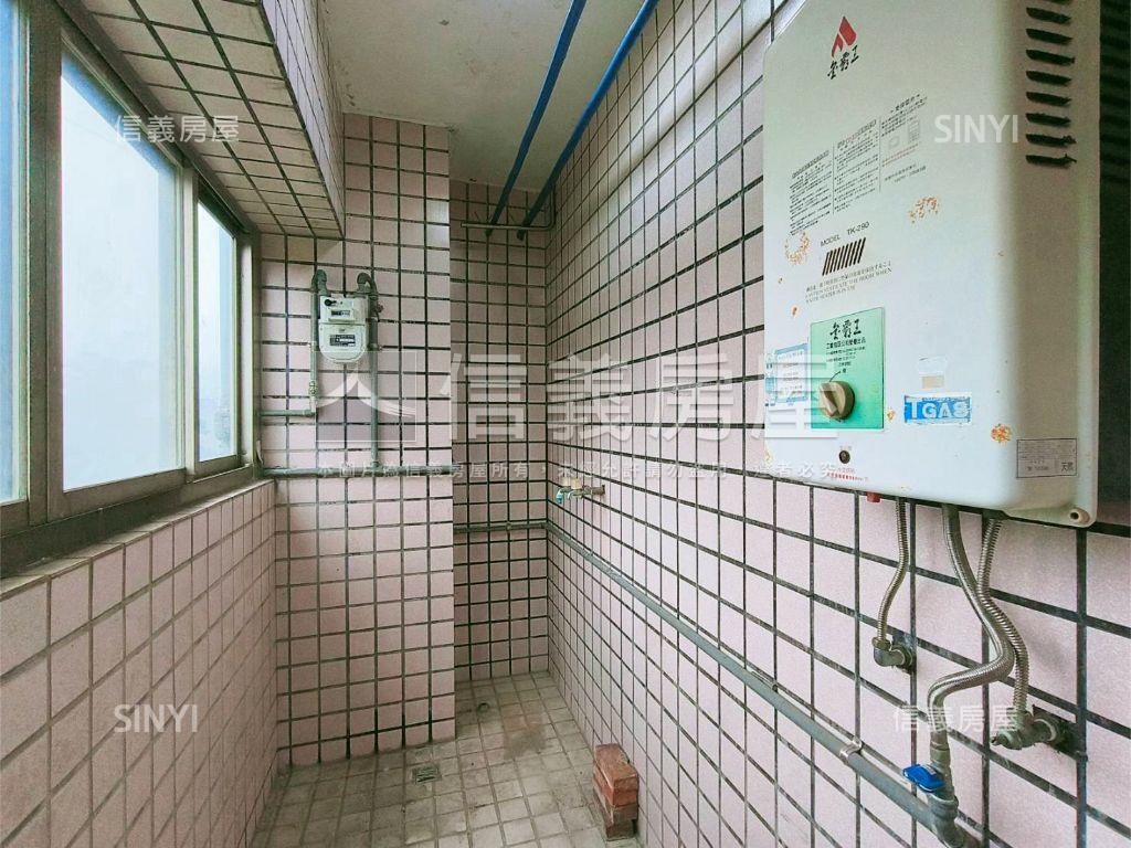 【ＶＲ】觀星台北三房車位房屋室內格局與周邊環境