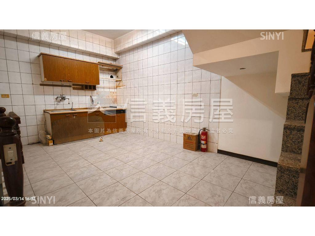 正公益路收租店面房屋室內格局與周邊環境