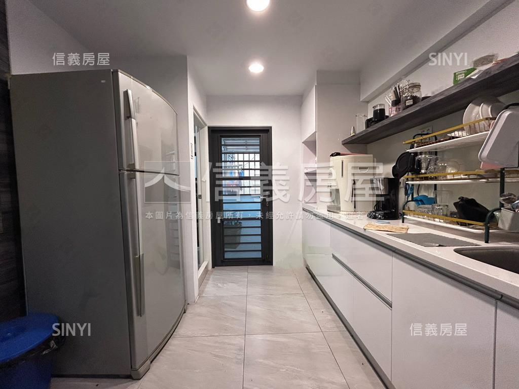 近美麗島１＋２樓店住房屋室內格局與周邊環境