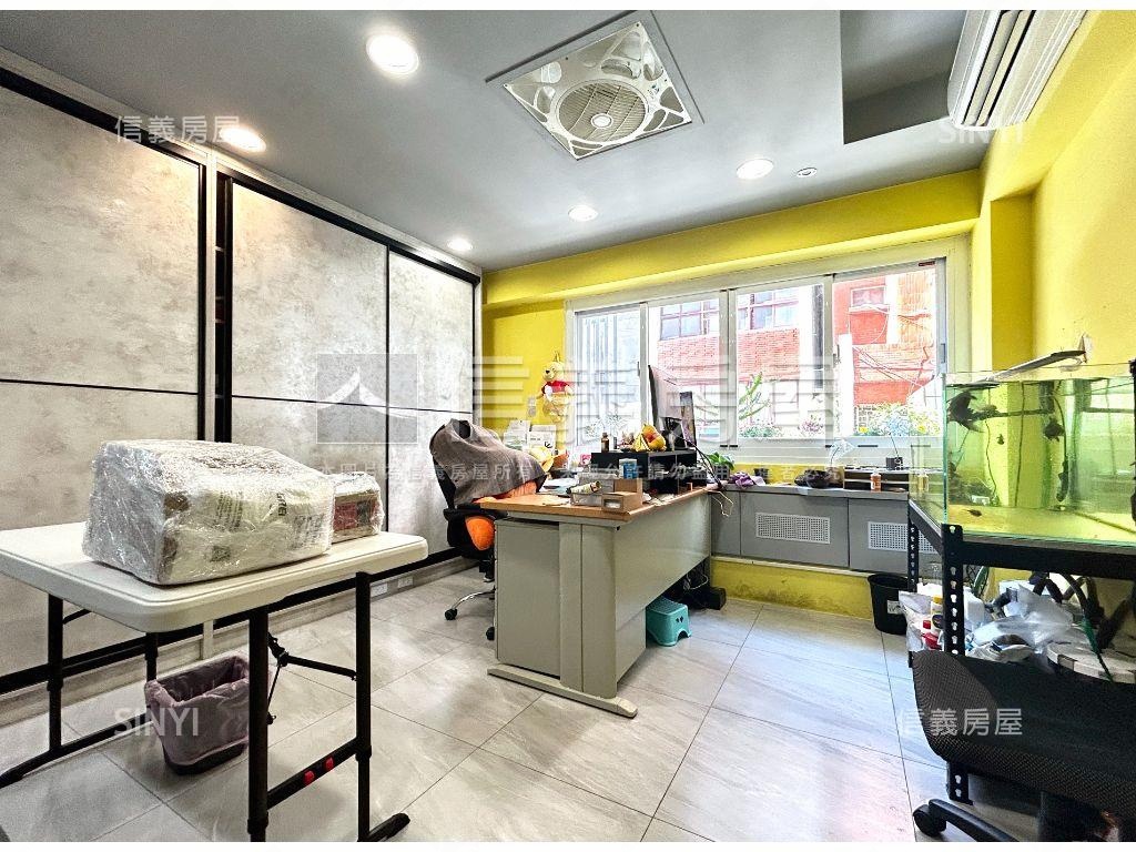 近美麗島１＋２樓店住房屋室內格局與周邊環境