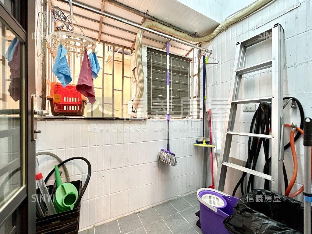 近美麗島１＋２樓店住房屋室內格局與周邊環境