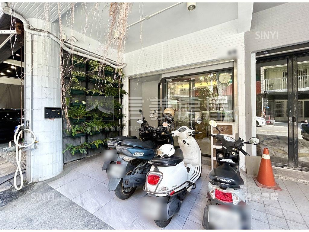 近美麗島１＋２樓店住房屋室內格局與周邊環境