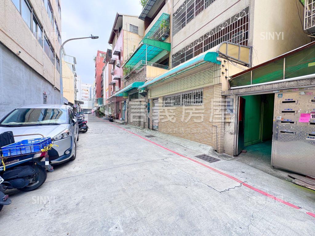 近高醫面寬稀有車庫透天房屋室內格局與周邊環境