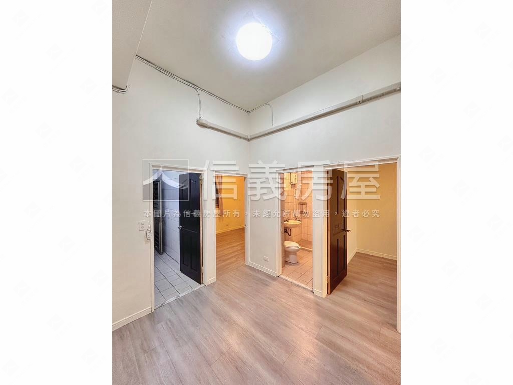 Ａ６泰山貴和站旁電梯大樓房屋室內格局與周邊環境