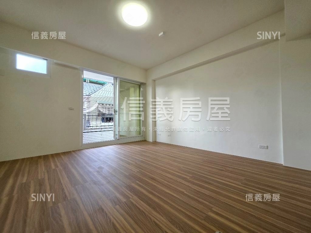 二期設計師裝潢別墅房屋室內格局與周邊環境