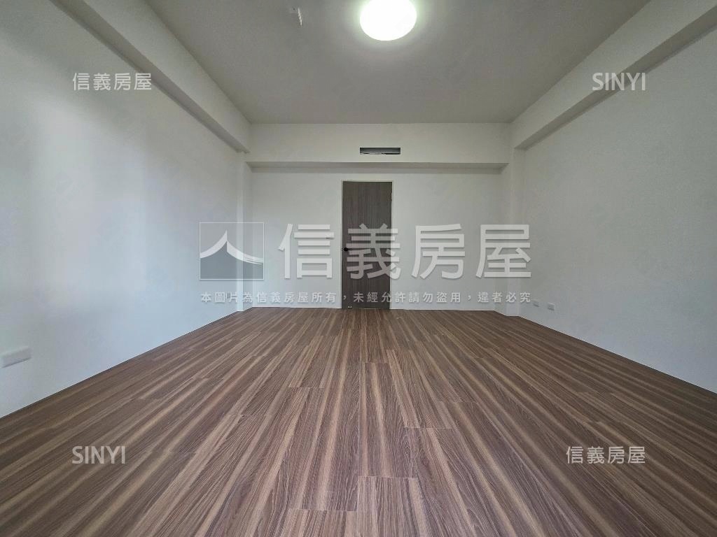 二期設計師裝潢別墅房屋室內格局與周邊環境