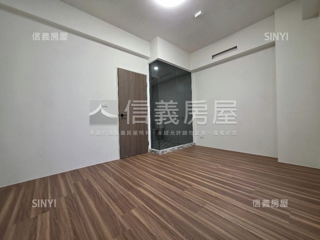 二期設計師裝潢別墅房屋室內格局與周邊環境