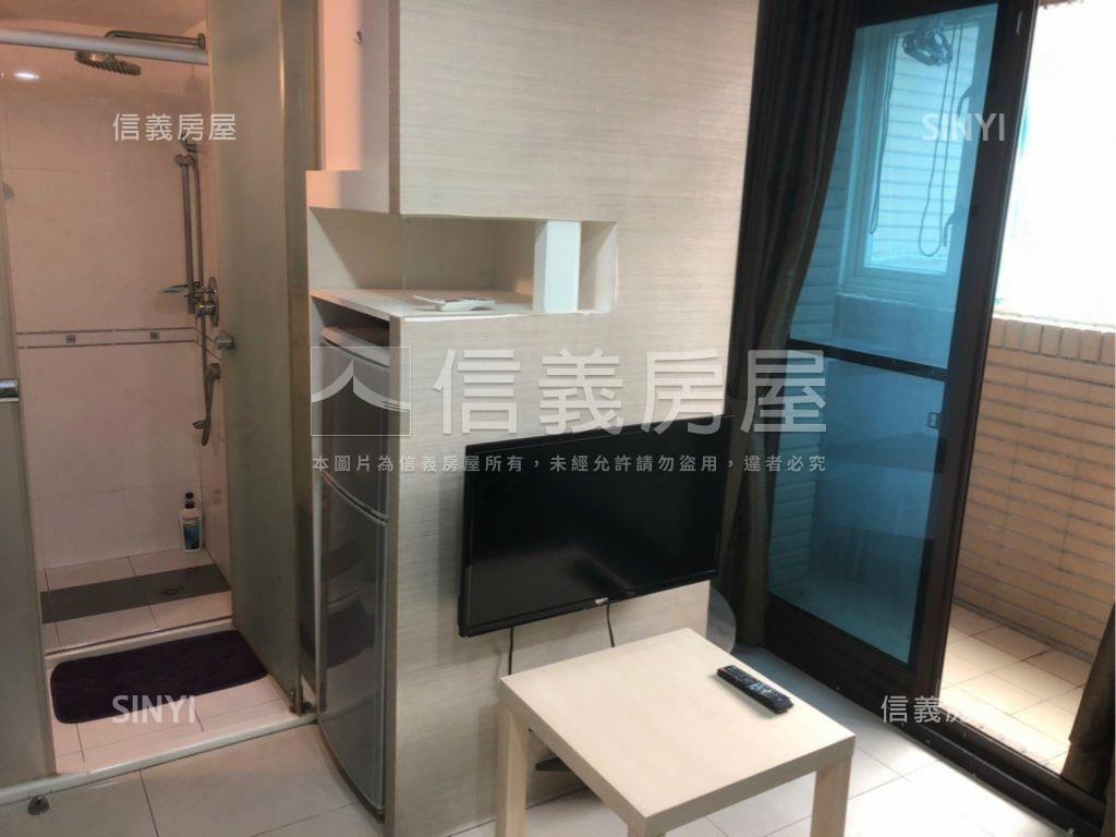 摩宿挑高低總價套房＋車位房屋室內格局與周邊環境