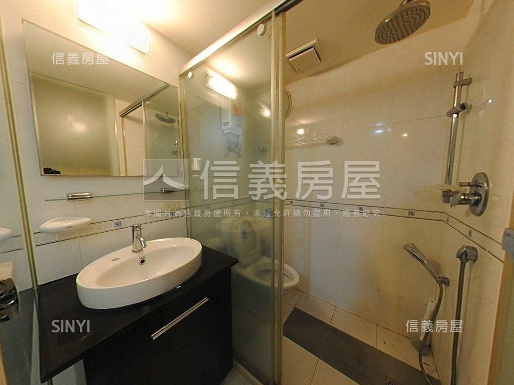 摩宿挑高低總價套房＋車位房屋室內格局與周邊環境