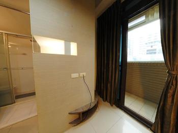 摩宿挑高低總價套房＋車位