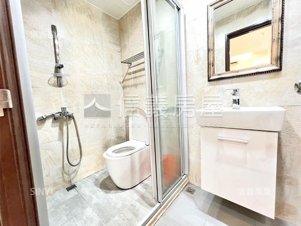 專任江山朵夫三房車位房屋室內格局與周邊環境