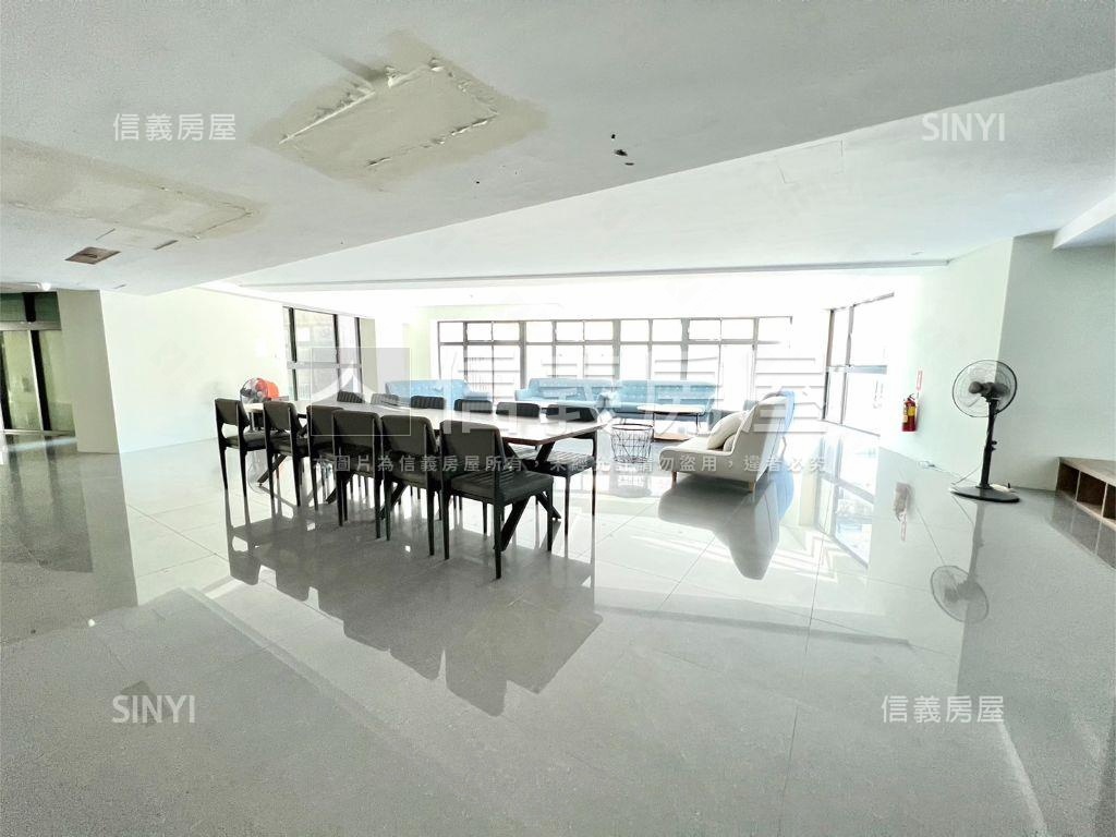 專任江山朵夫三房車位房屋室內格局與周邊環境