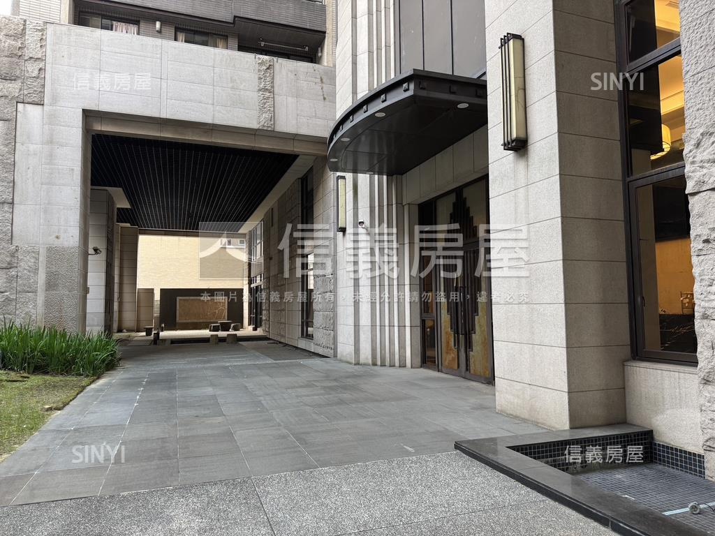 時代園邸朝南高樓兩房車位房屋室內格局與周邊環境