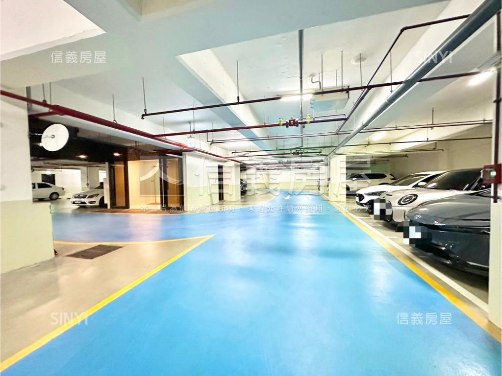 ●邊間三面採光三房車位●房屋室內格局與周邊環境