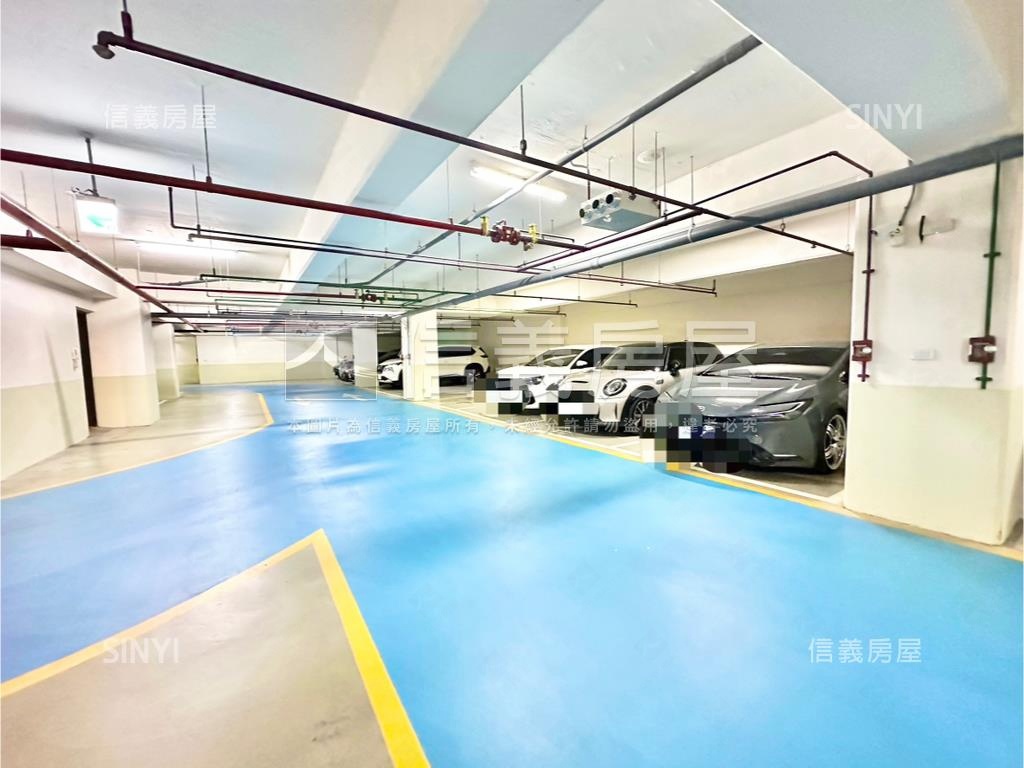 ●邊間三面採光三房車位●房屋室內格局與周邊環境