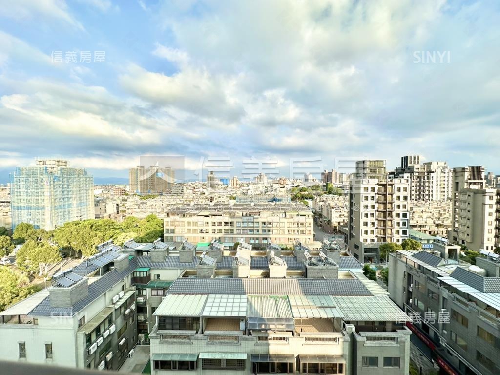 ●邊間三面採光三房車位●房屋室內格局與周邊環境