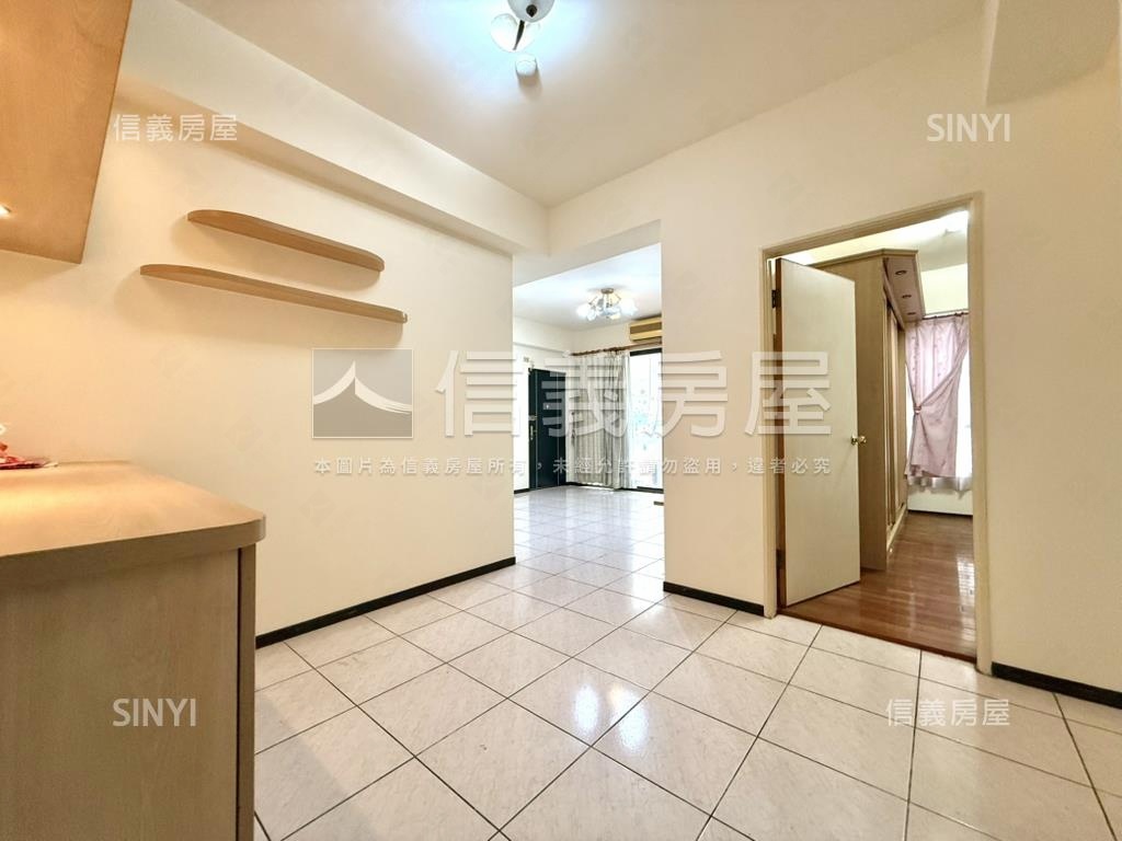 近捷運公園邊間稀有三房房屋室內格局與周邊環境