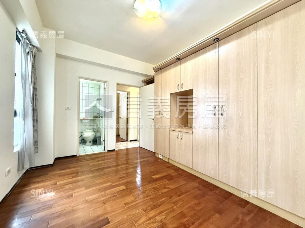 近捷運公園邊間稀有三房房屋室內格局與周邊環境