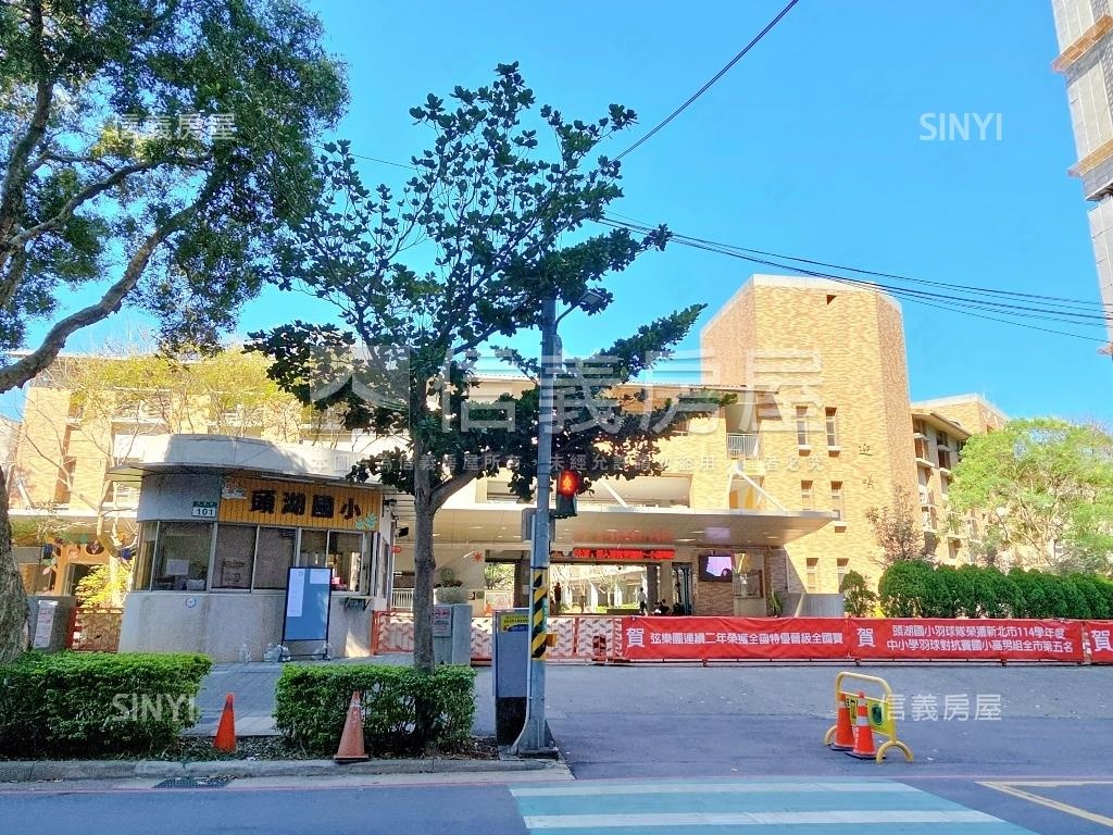 璽來登日朗２房２衛房屋室內格局與周邊環境