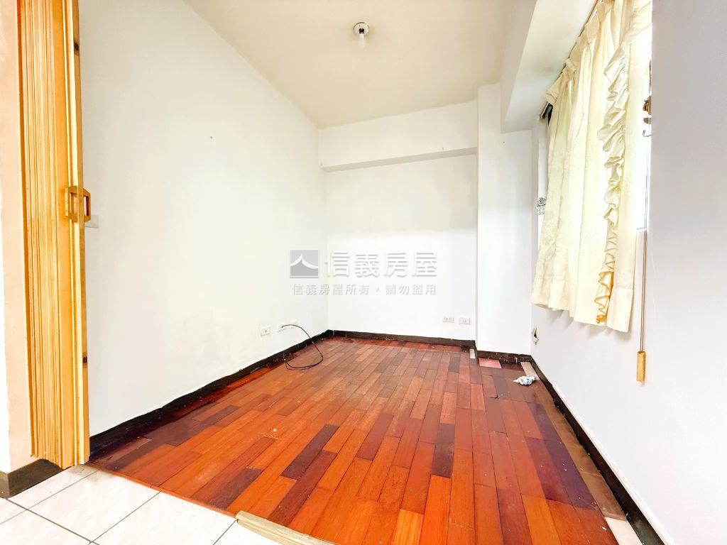 國王特區稀有３房車位房屋室內格局與周邊環境