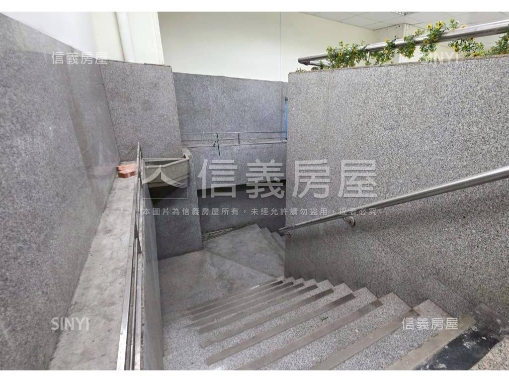 前金區辦公室房屋室內格局與周邊環境