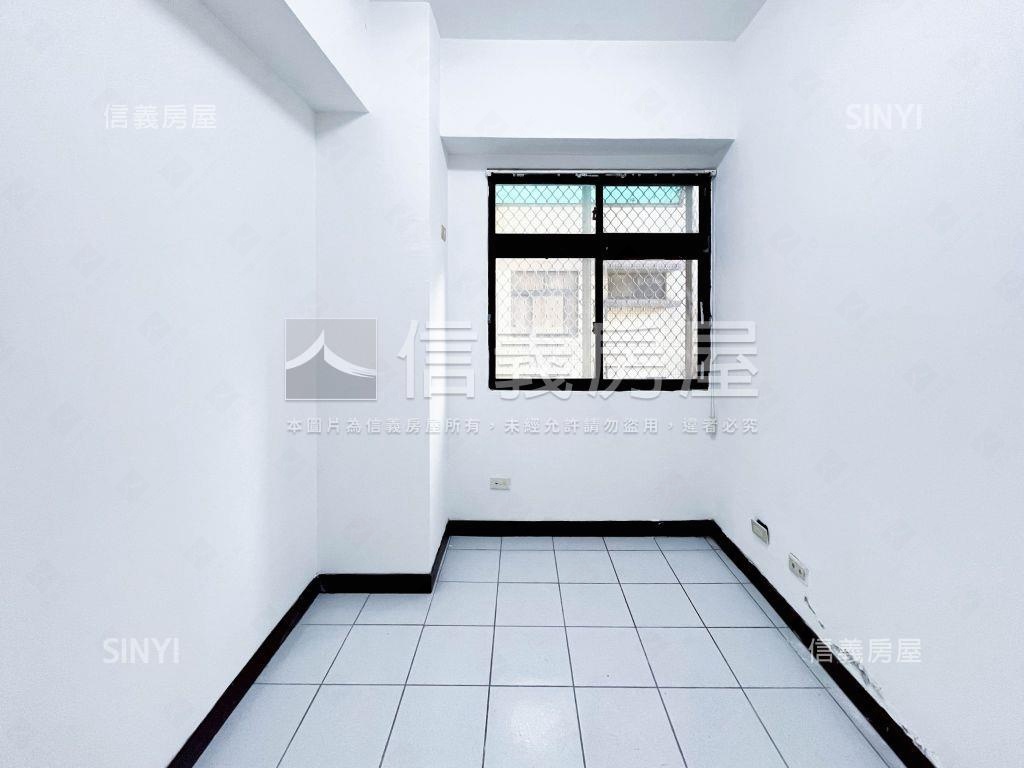 急售！首購兩房出價談！房屋室內格局與周邊環境