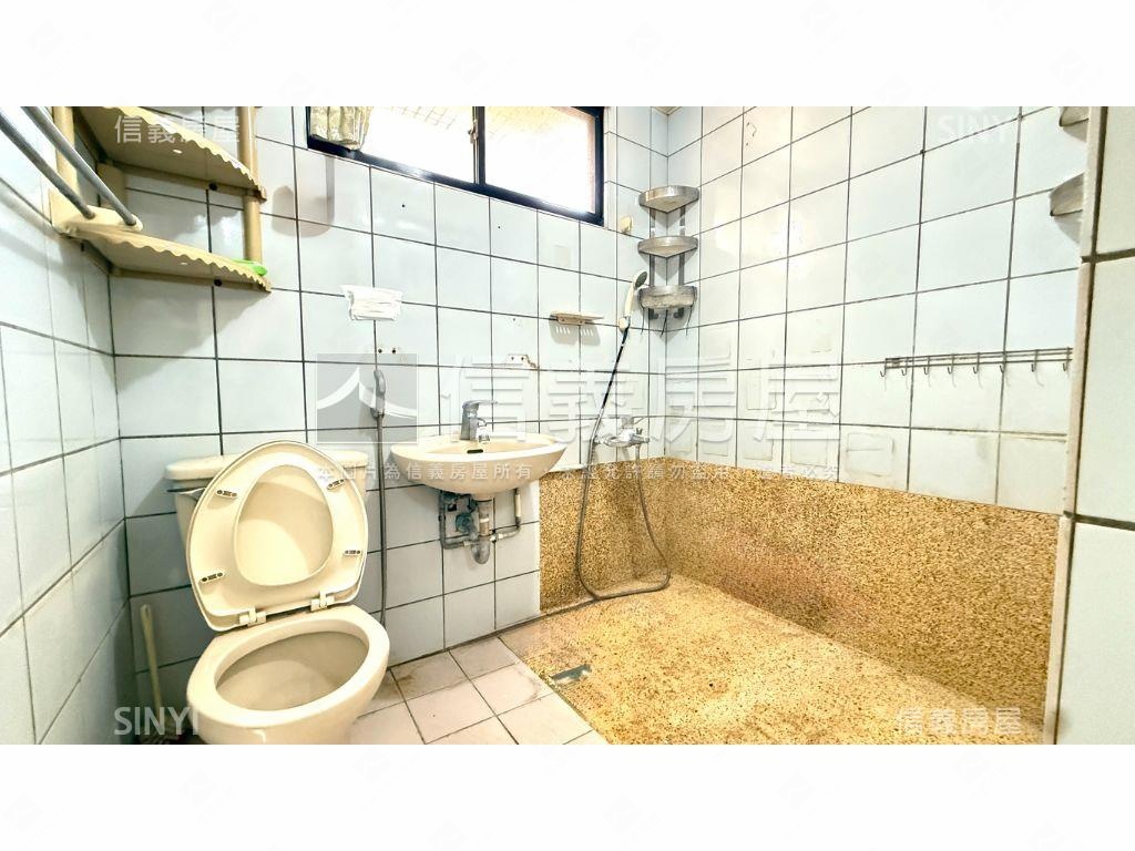 急售！首購兩房出價談！房屋室內格局與周邊環境