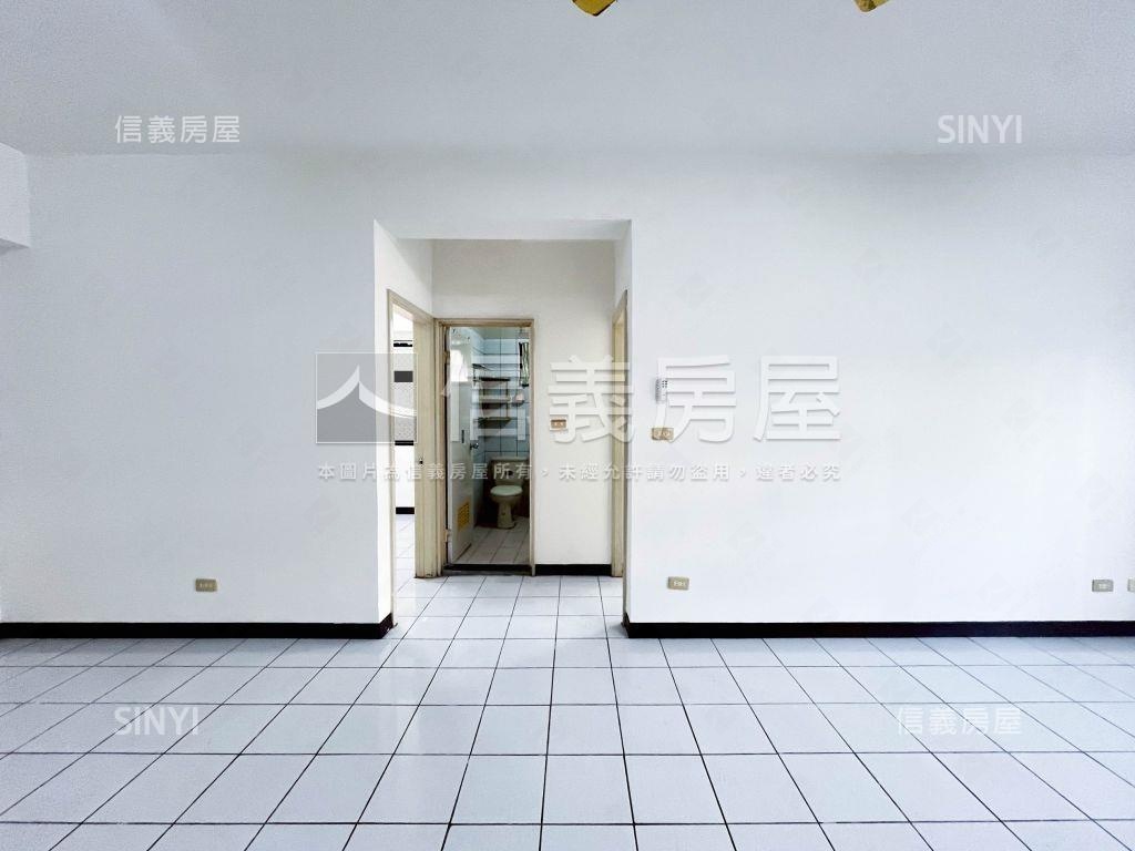 急售！首購兩房出價談！房屋室內格局與周邊環境