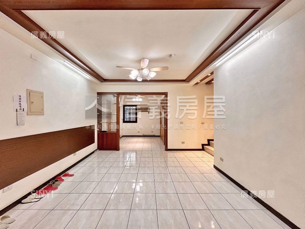 新東京三代同堂含車位房屋室內格局與周邊環境