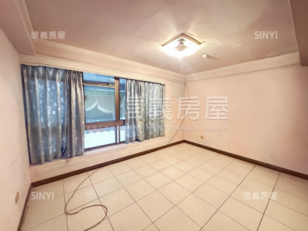 武廟商圈近輕軌１＋夾店面房屋室內格局與周邊環境