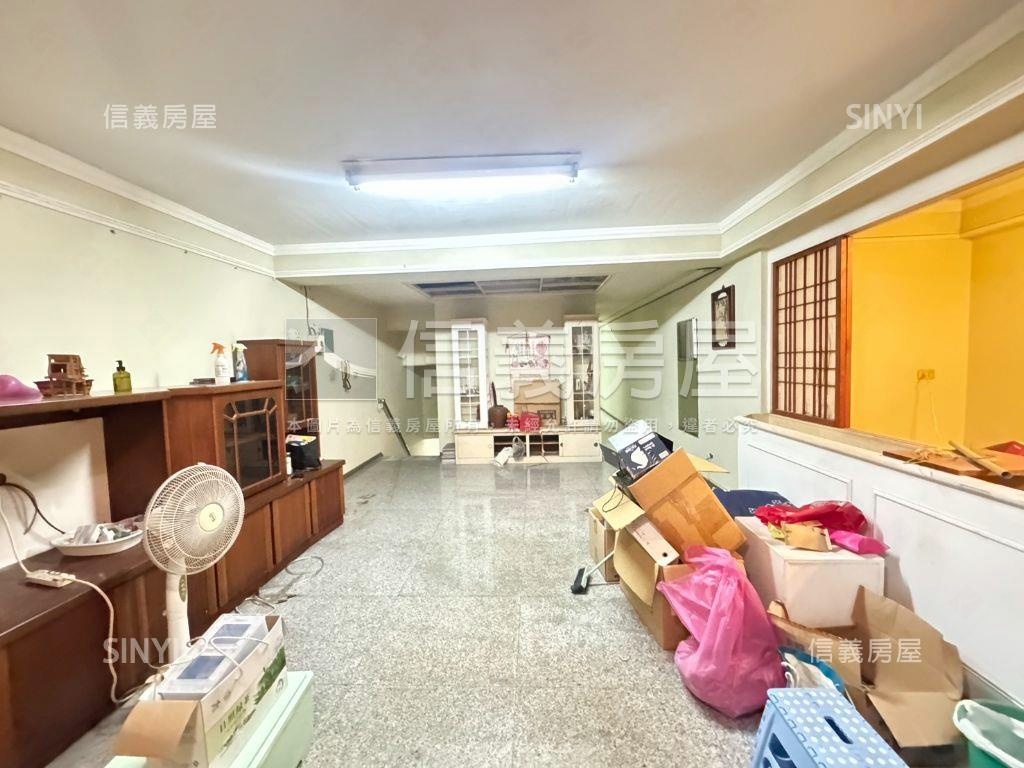 武廟商圈近輕軌１＋夾店面房屋室內格局與周邊環境