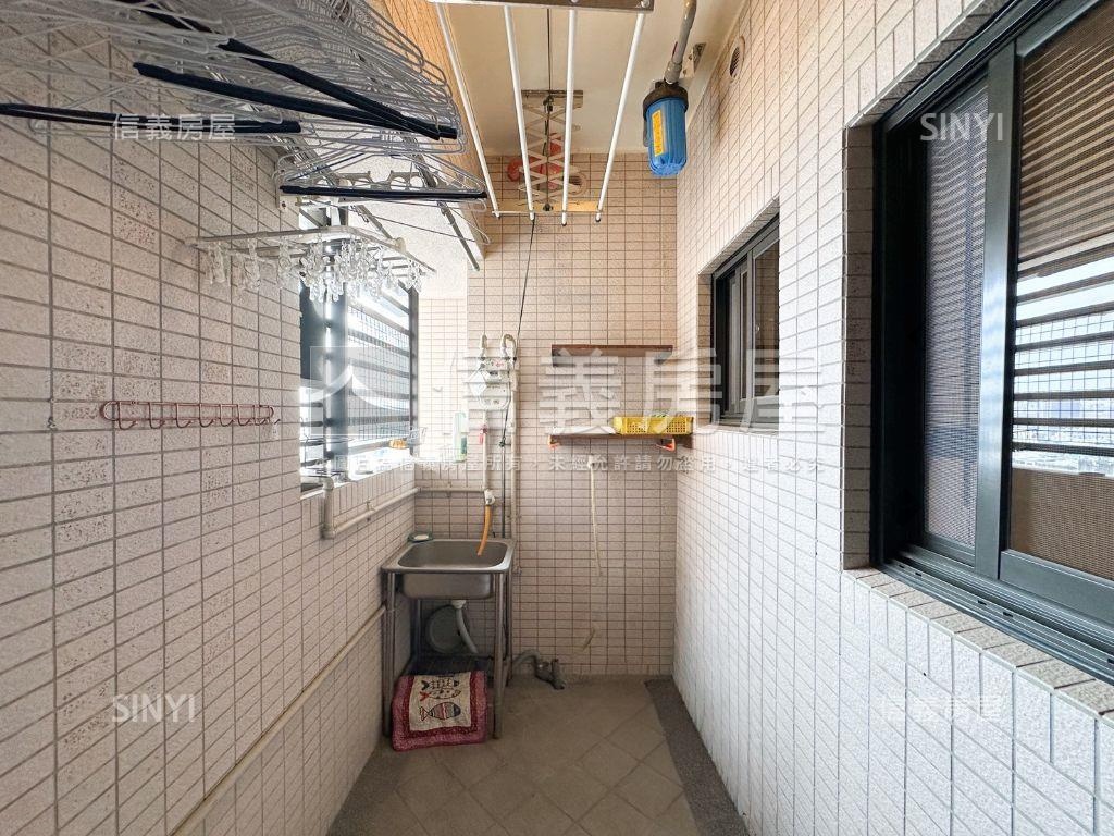 文蓮苑校園景高樓三房平車房屋室內格局與周邊環境