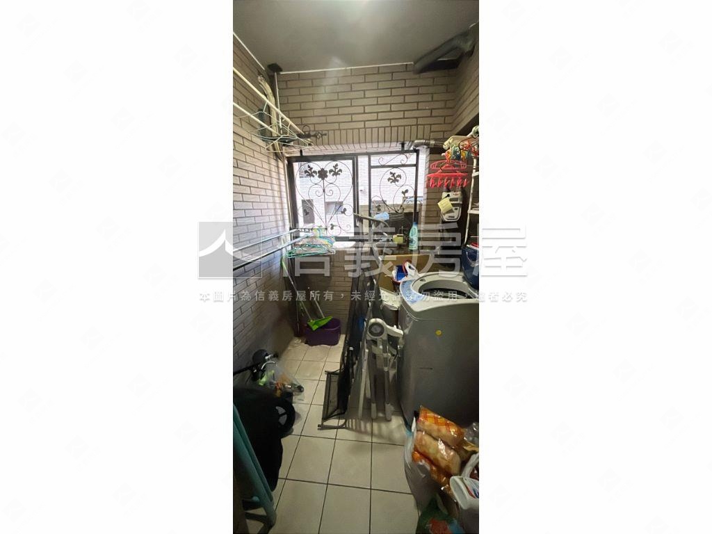 新北歐漂亮兩房車位房屋室內格局與周邊環境