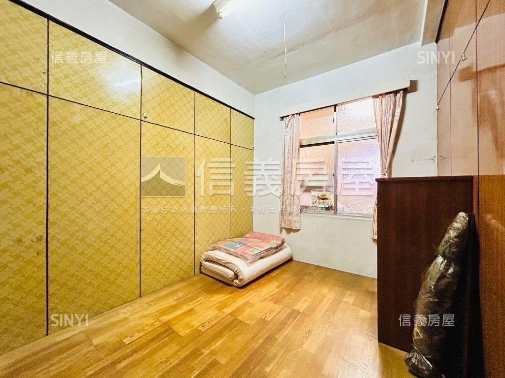 生活在三樓。靜巷的好光景房屋室內格局與周邊環境