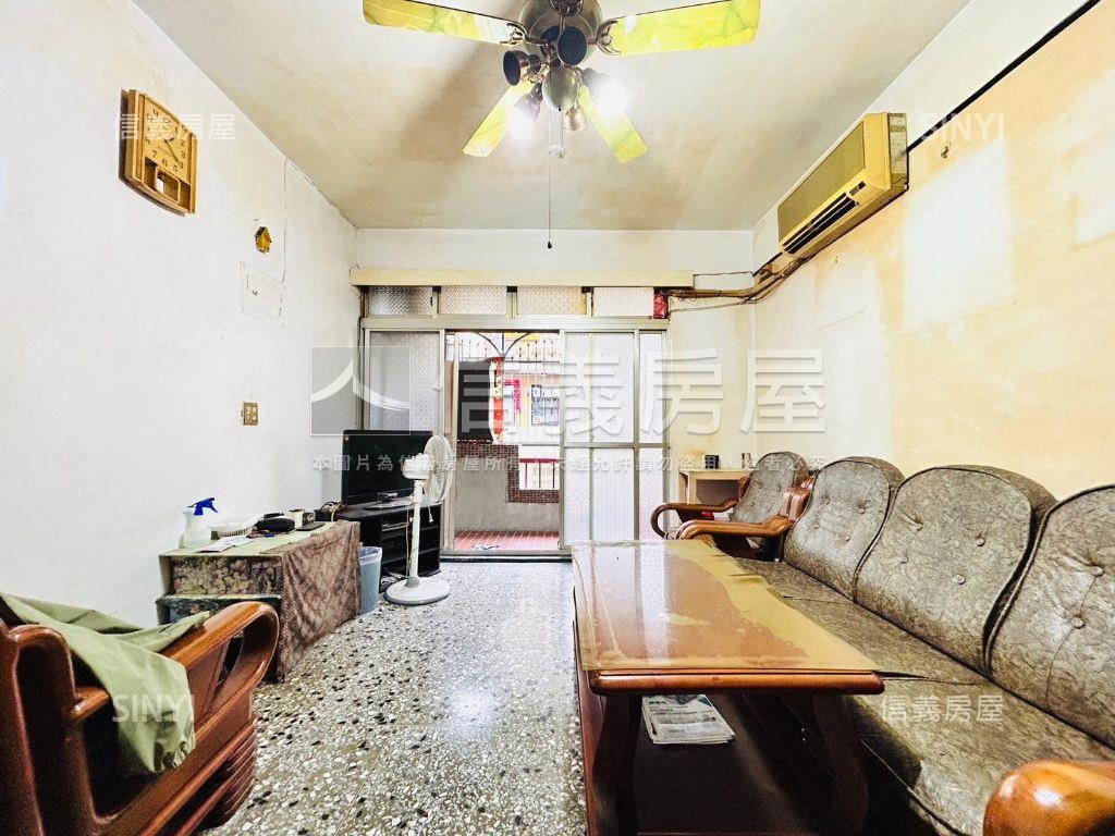 生活在三樓。靜巷的好光景房屋室內格局與周邊環境