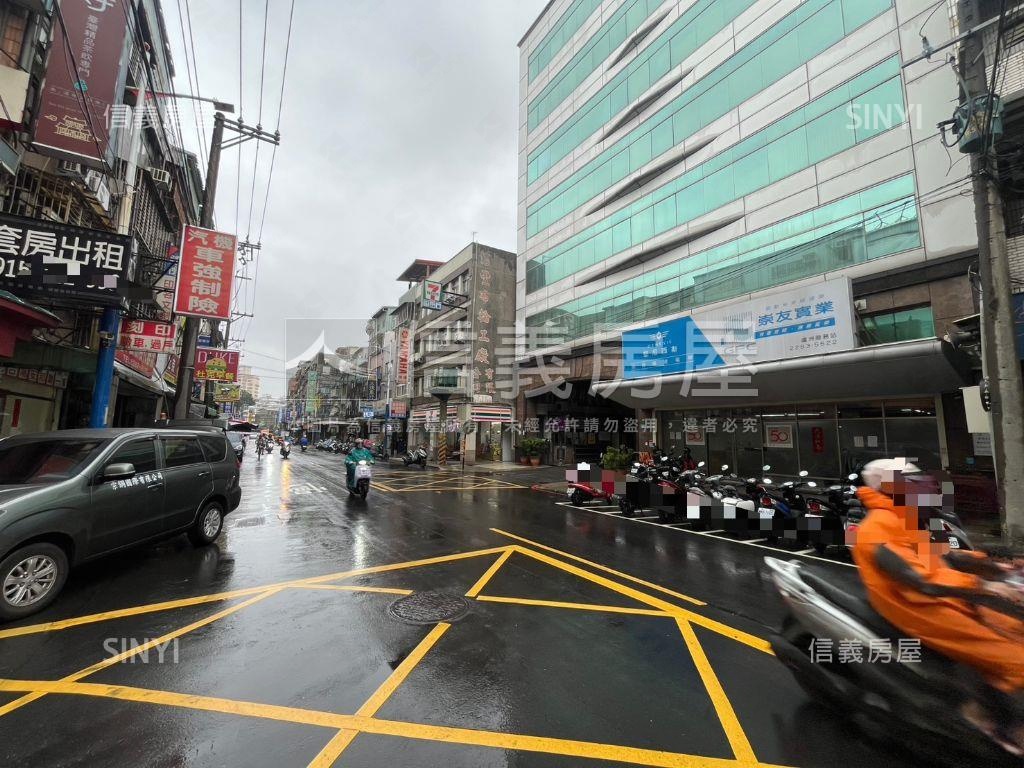 生活在三樓。靜巷的好光景房屋室內格局與周邊環境
