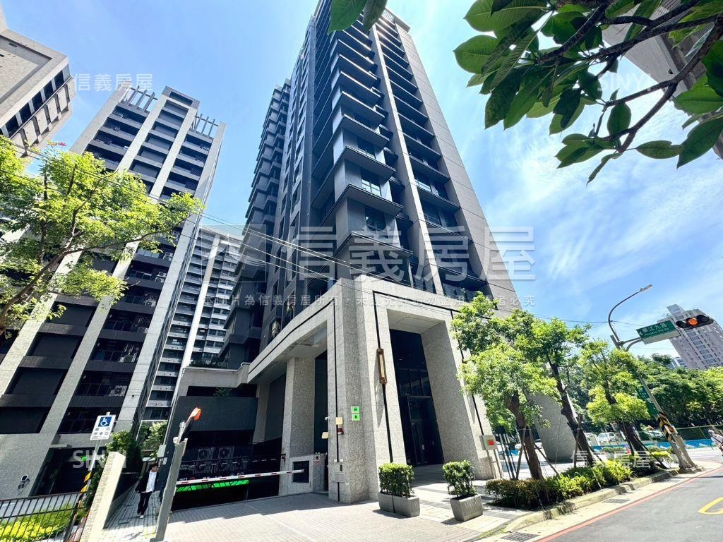 挑高三米六．絕美大美三房房屋室內格局與周邊環境