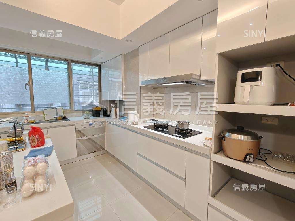 寧靜優質世貿１０１美三房房屋室內格局與周邊環境