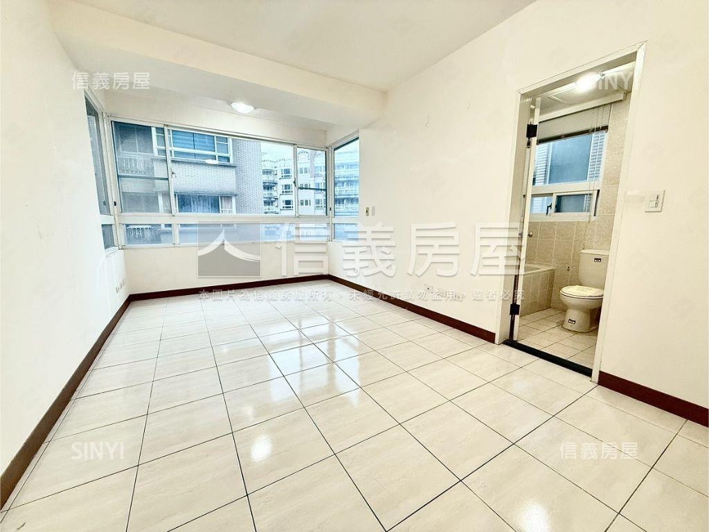 湯泉高樓面中庭３房車位房屋室內格局與周邊環境